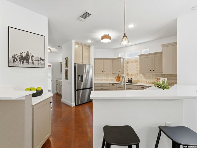 20 LAUREL TRL, New Braunfels, TX 78130