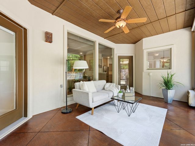 20 LAUREL TRL, New Braunfels, TX 78130