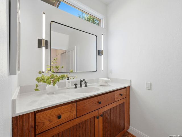 20 LAUREL TRL, New Braunfels, TX 78130