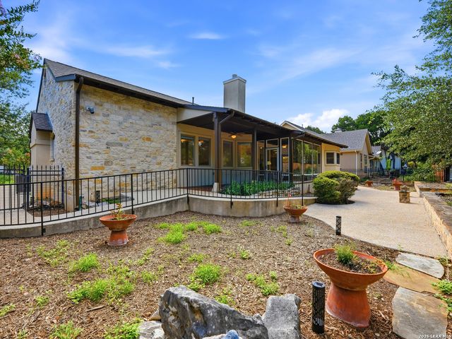 20 LAUREL TRL, New Braunfels, TX 78130