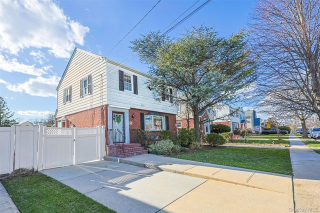 72 Spruce Street, West Hempstead, NY 11552