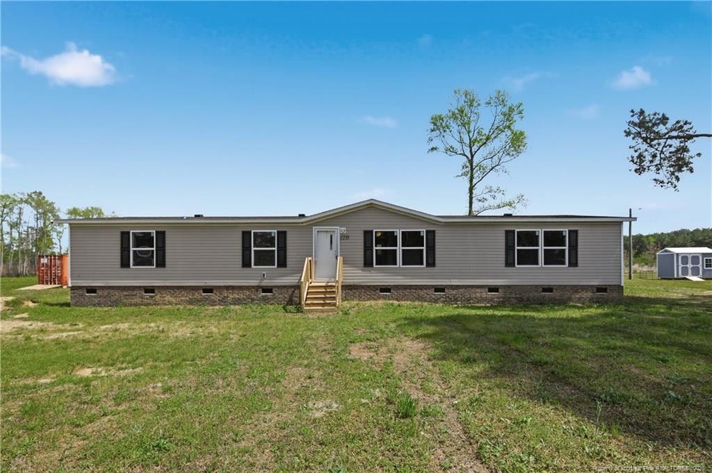 1235 Martin Road, St. Pauls, NC 28384