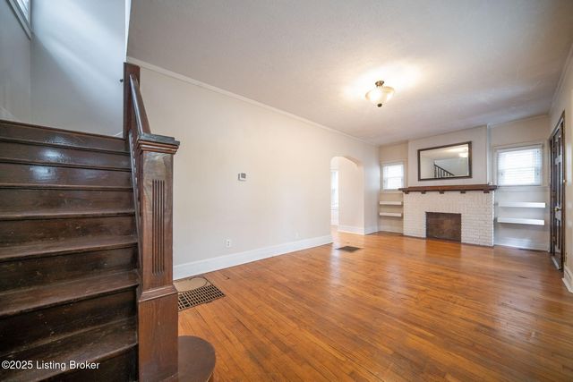 952 Eastern Pkwy, Louisville, KY 40217