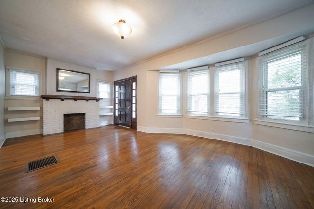 952 Eastern Pkwy, Louisville, KY 40217