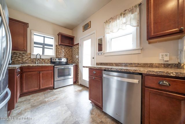 952 Eastern Pkwy, Louisville, KY 40217