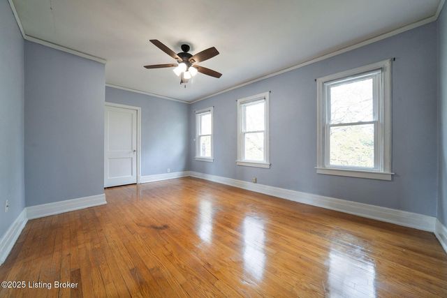 952 Eastern Pkwy, Louisville, KY 40217