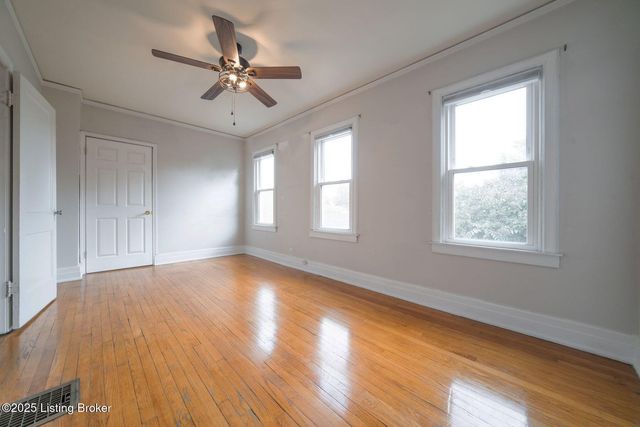 952 Eastern Pkwy, Louisville, KY 40217