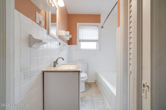 952 Eastern Pkwy, Louisville, KY 40217