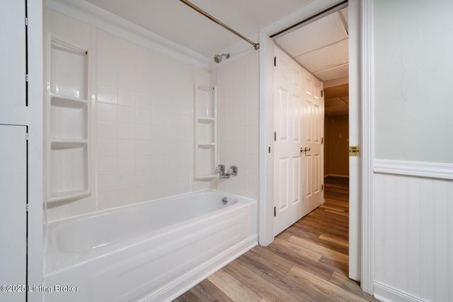 952 Eastern Pkwy, Louisville, KY 40217