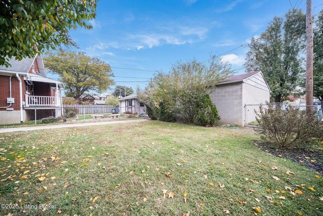 952 Eastern Pkwy, Louisville, KY 40217