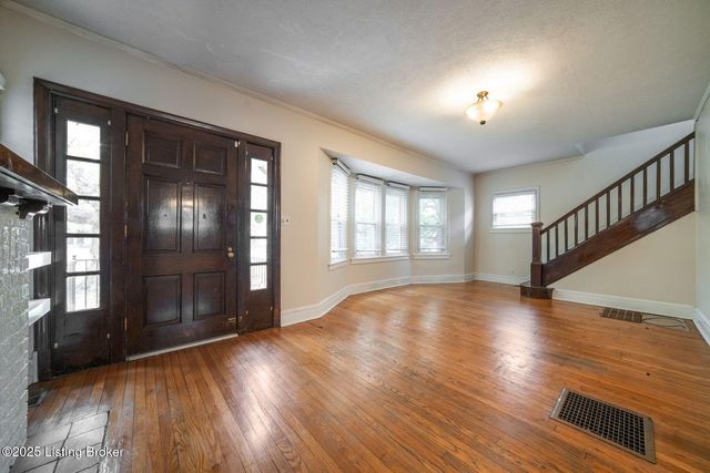 952 Eastern Pkwy, Louisville, KY 40217