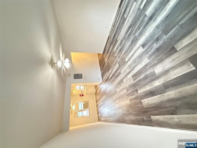 292 Esplanade 35, Hackensack, NJ 07601