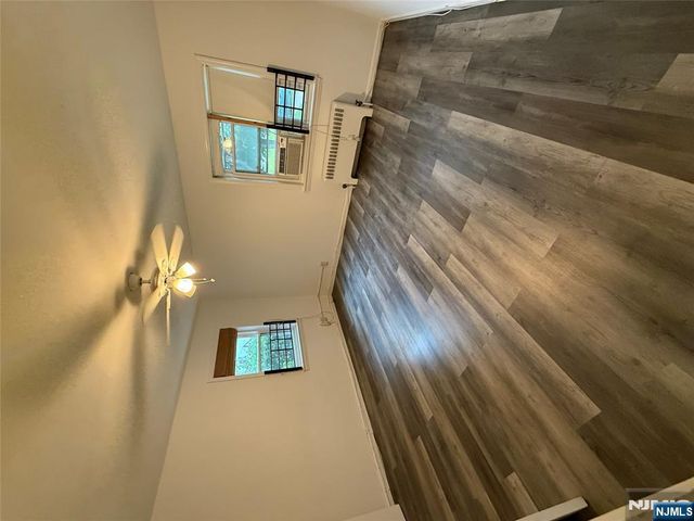 292 Esplanade 35, Hackensack, NJ 07601
