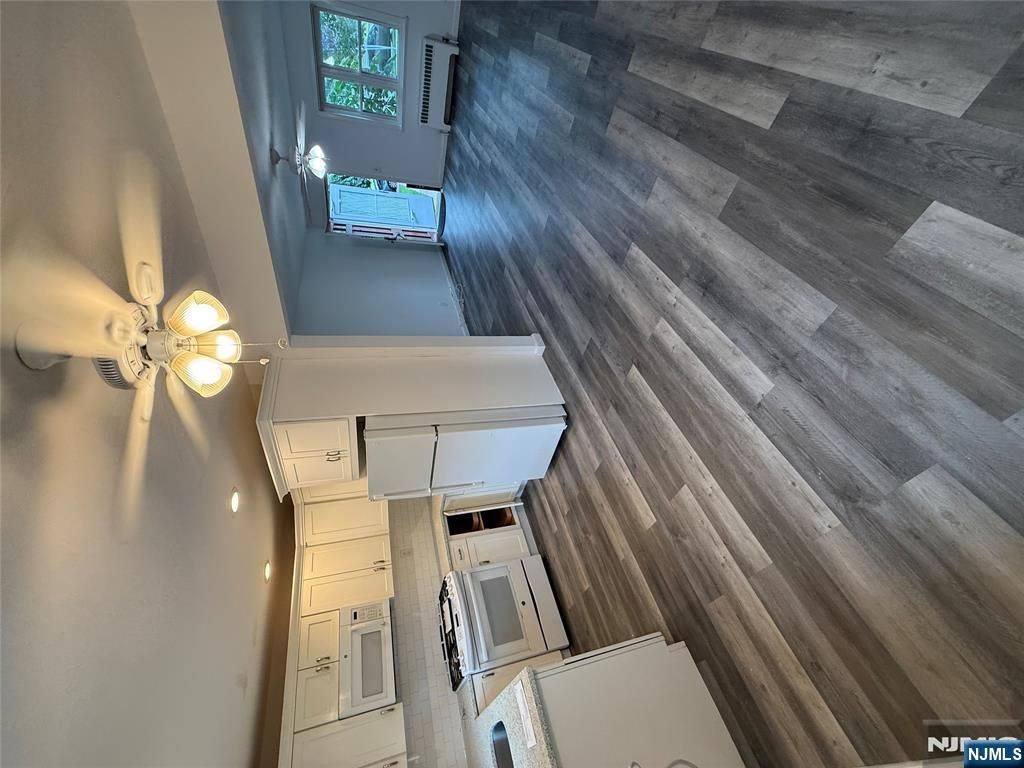 292 Esplanade 35, Hackensack, NJ 07601