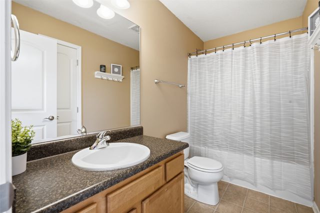 4217 E 48th Street, Des Moines, IA 50317