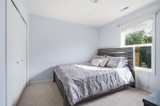 4217 E 48th Street, Des Moines, IA 50317