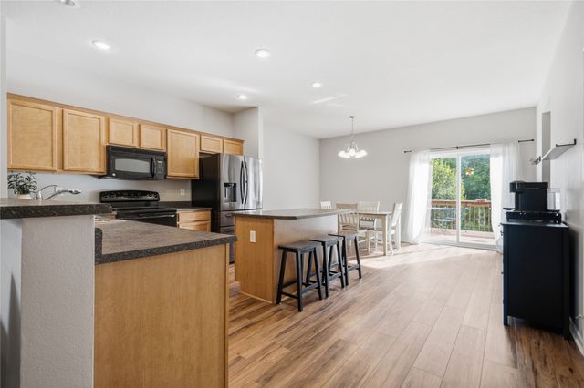 4217 E 48th Street, Des Moines, IA 50317