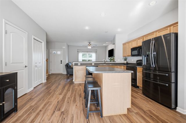 4217 E 48th Street, Des Moines, IA 50317