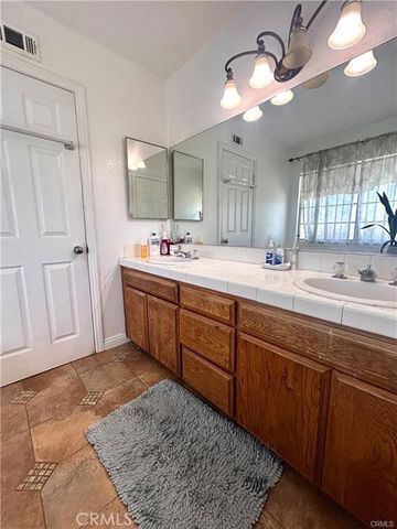 5115 Claro Way, Palmdale, CA 93551