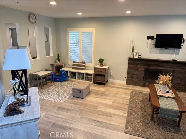 406 E Center, Anaheim, CA 92805