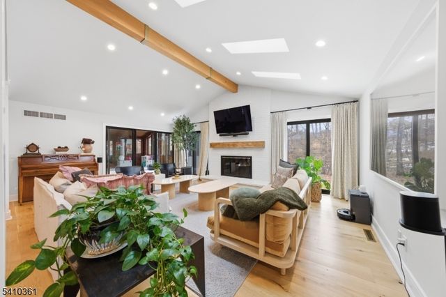 3 Wimple Way, Bridgewater Twp., NJ 08807