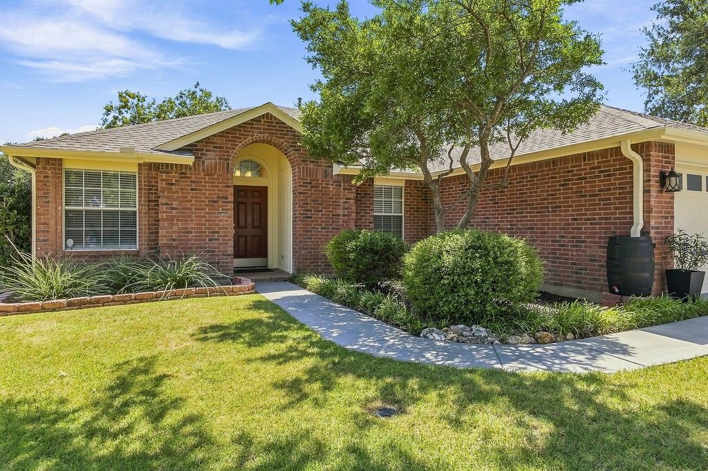 817 Redding Drive, Saginaw, TX 76131 — photo 2