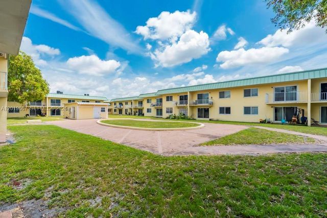 505 NW 177th Street 136, Miami Gardens, FL 33169