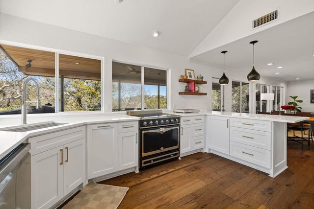 1517 Wild Cat HOLW, West Lake Hills, TX 78746