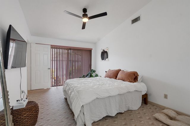 646 CENTRE SW 102, Vero Beach, FL 32962