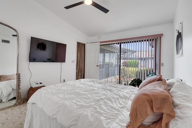 646 CENTRE SW 102, Vero Beach, FL 32962