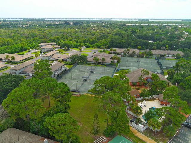 646 CENTRE SW 102, Vero Beach, FL 32962