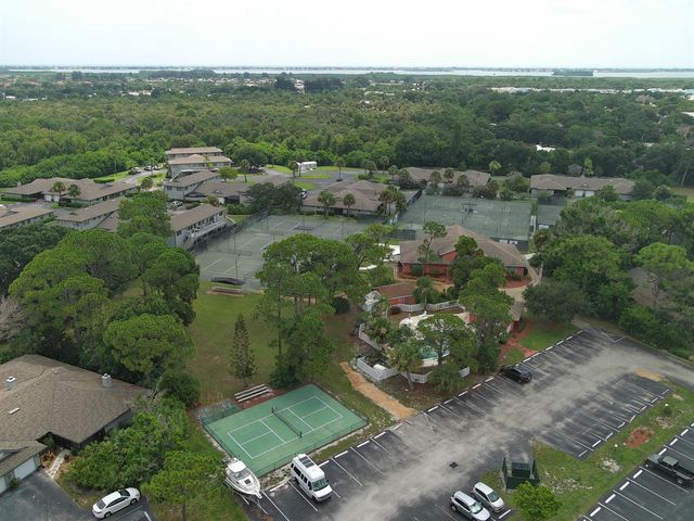 646 CENTRE SW 102, Vero Beach, FL 32962