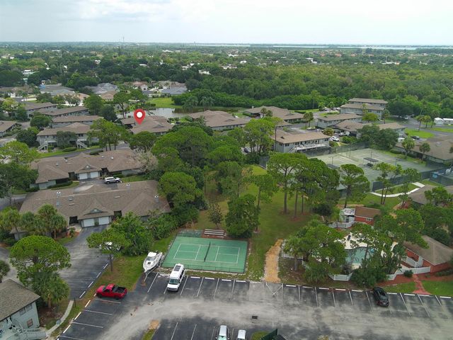 646 CENTRE SW 102, Vero Beach, FL 32962