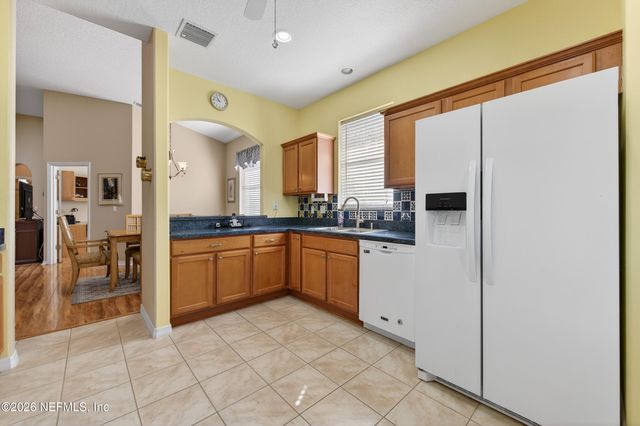 141 W WATERSIDE Parkway, Palm Coast, FL 32137