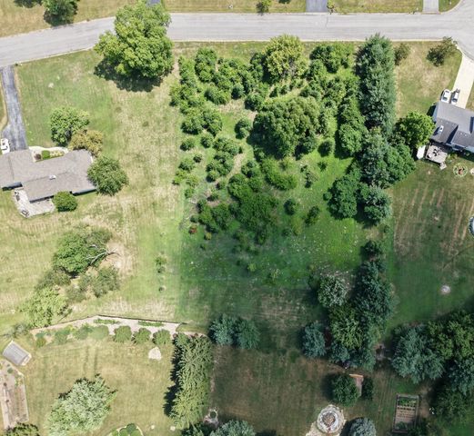427 Rolling Meadow Drive, Valparaiso, IN 46385