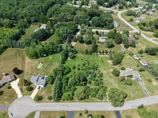 427 Rolling Meadow Drive, Valparaiso, IN 46385