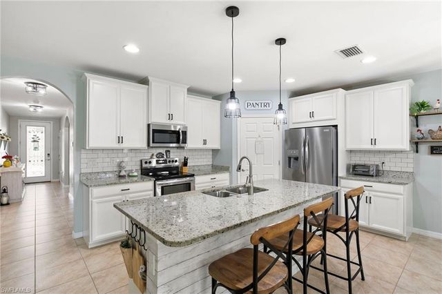 3215 Birchin LN, Fort Myers, FL 33916