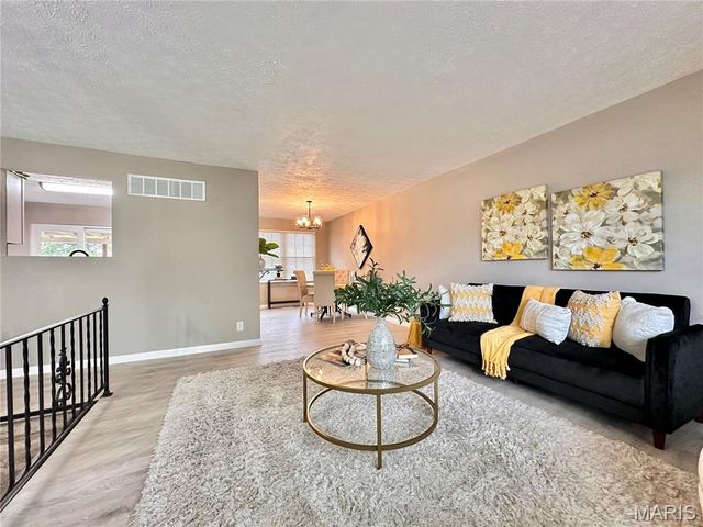 208 Yorktown Drive, Collinsville, IL 62234