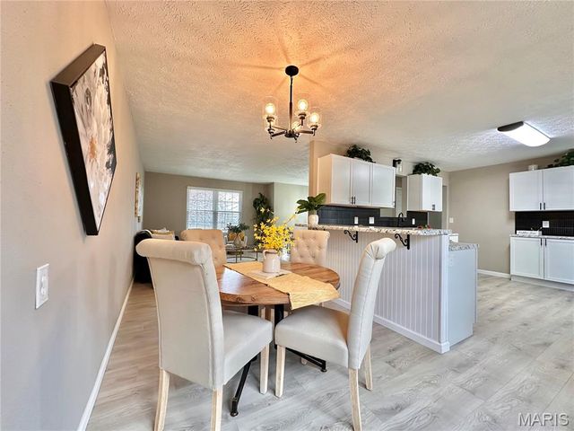 208 Yorktown Drive, Collinsville, IL 62234