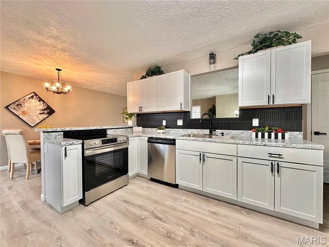 208 Yorktown Drive, Collinsville, IL 62234