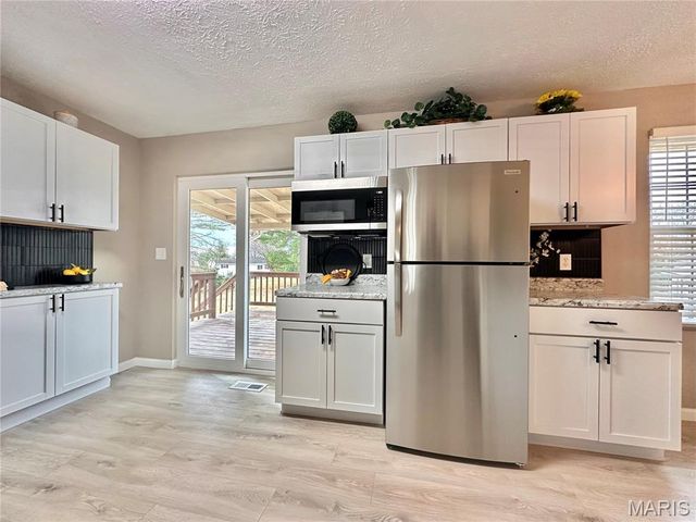 208 Yorktown Drive, Collinsville, IL 62234