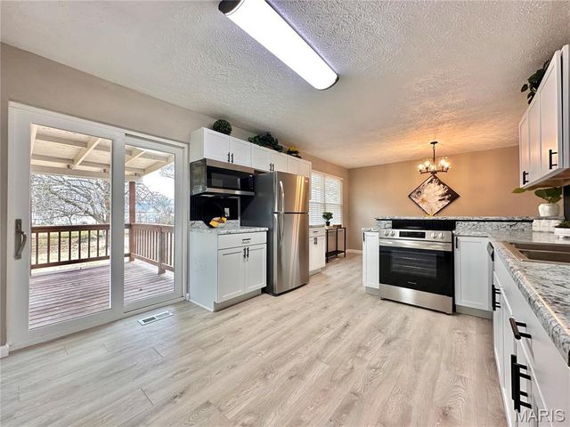 208 Yorktown Drive, Collinsville, IL 62234