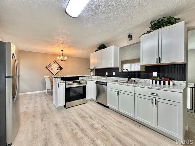 208 Yorktown Drive, Collinsville, IL 62234