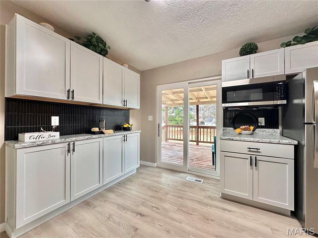 208 Yorktown Drive, Collinsville, IL 62234