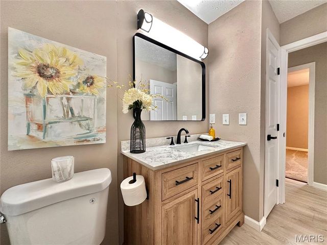 208 Yorktown Drive, Collinsville, IL 62234