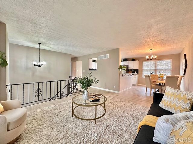 208 Yorktown Drive, Collinsville, IL 62234