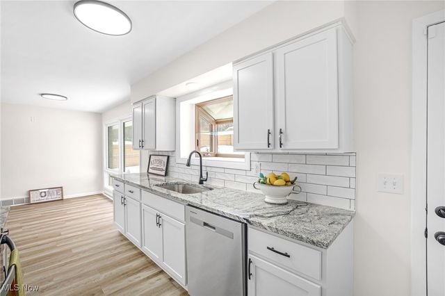 8736 Easy Street NW, Massillon, OH 44646