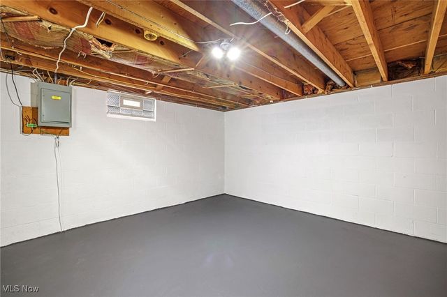 8736 Easy Street NW, Massillon, OH 44646