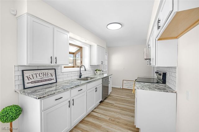 8736 Easy Street NW, Massillon, OH 44646