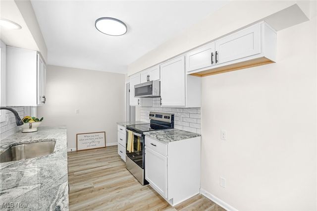 8736 Easy Street NW, Massillon, OH 44646